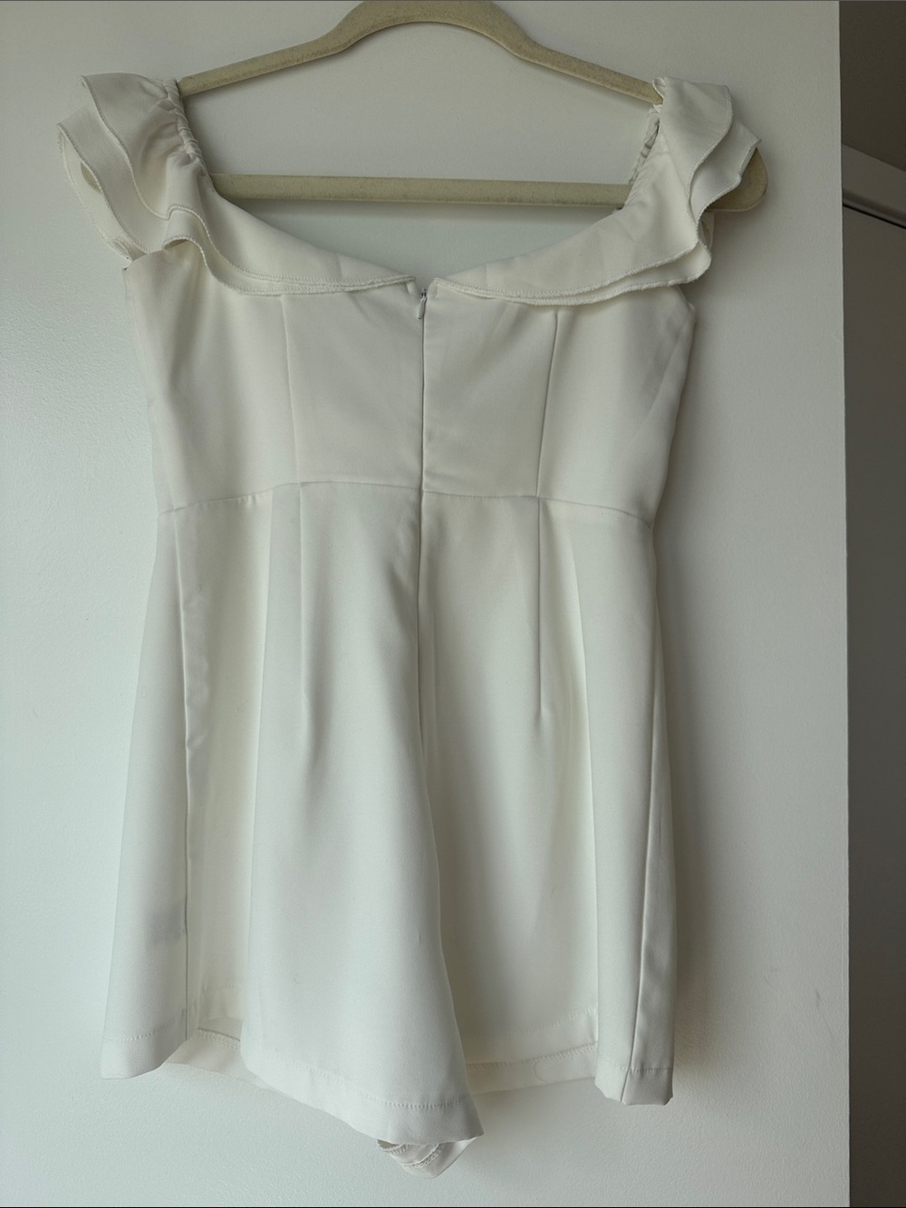 superdown White Ruffle Romper - Picture 4 of 4